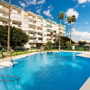 https://aloha-torres-carihuela-beach.hotelsinnerja.org